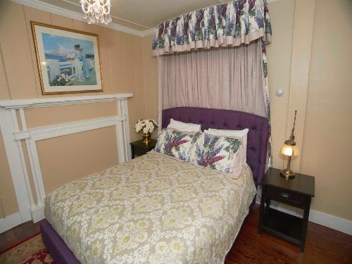 Bellevue Manor - image 23