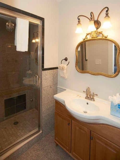 Bellevue Manor - image 5