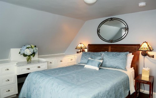 Almondy Inn Bed & Breakfast - image 20