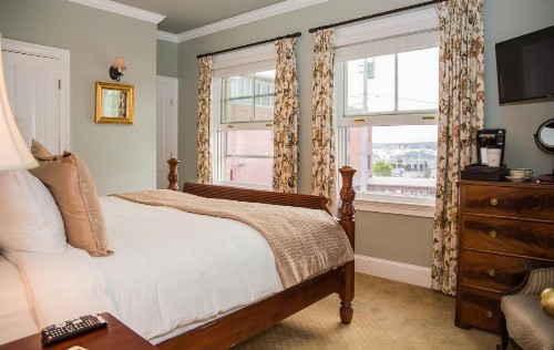 Almondy Inn Bed & Breakfast - image 21
