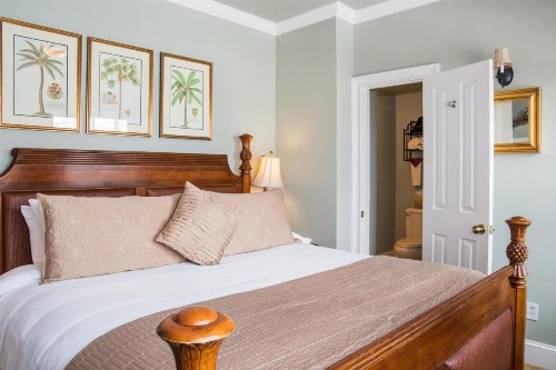 Almondy Inn Bed & Breakfast - image 23
