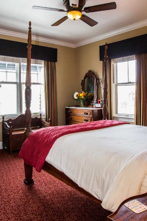 Almondy Inn Bed & Breakfast - image 30