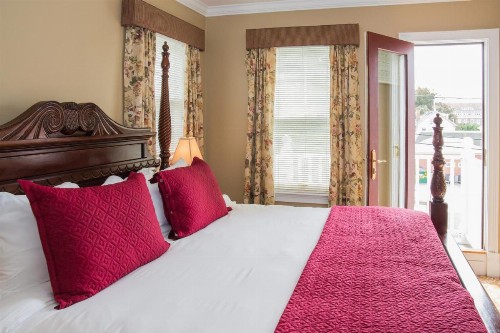 Almondy Inn Bed & Breakfast - image 39