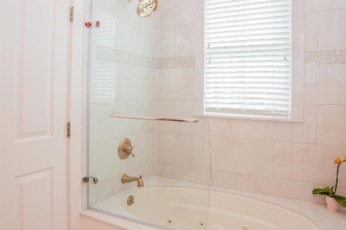 Almondy Inn Bed & Breakfast - image 44