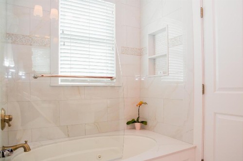 Almondy Inn Bed & Breakfast - image 45