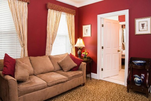 Almondy Inn Bed & Breakfast - image 47
