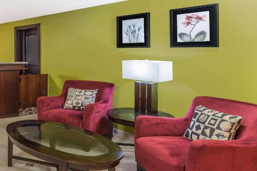 Travelodge by Wyndham Newport - image 17