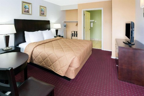 Days Inn by Wyndham Newport OR - image 14