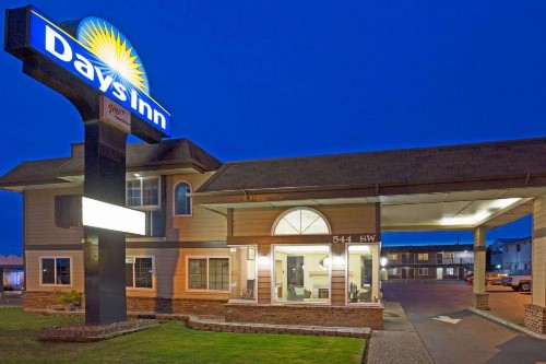 Days Inn by Wyndham Newport OR - image 2