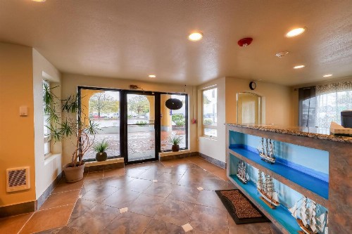 Newport Inn and Suites - image 43