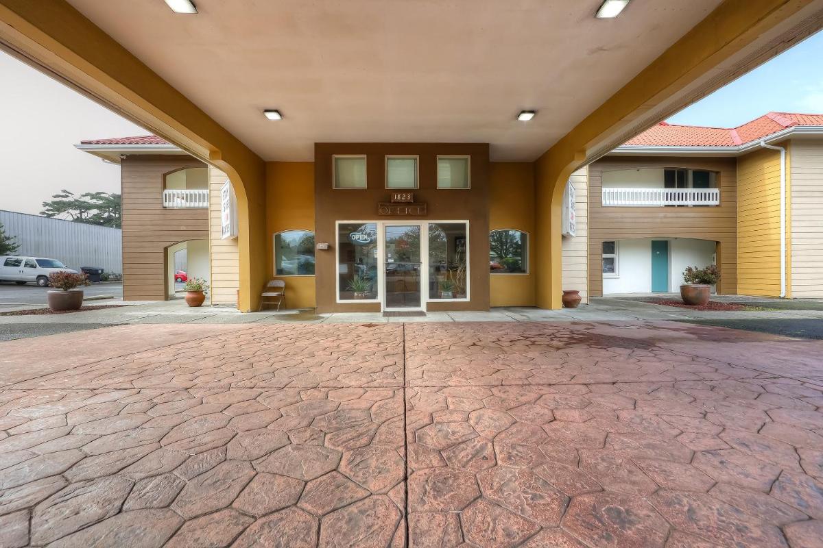 Newport Inn and Suites - image 5