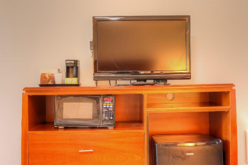 Newport Inn and Suites - image 50