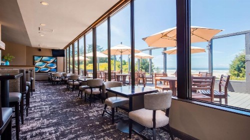 Best Western Plus Agate Beach Inn - image 13