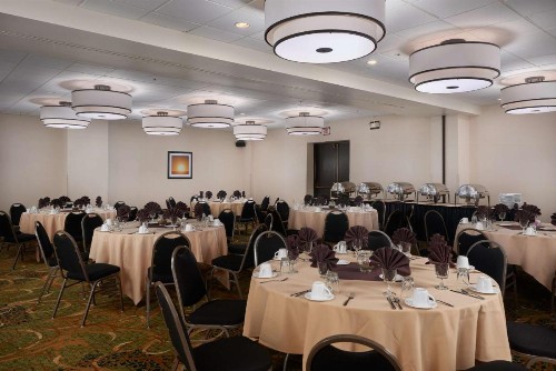 Best Western Plus Agate Beach Inn - image 16