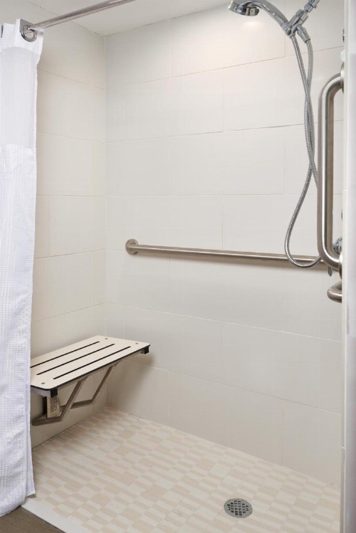 Best Western Plus Agate Beach Inn - image 30