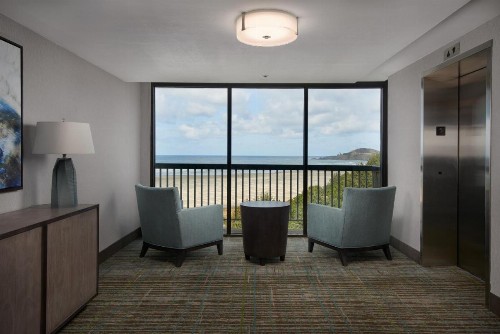 Best Western Plus Agate Beach Inn - image 38
