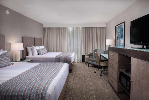Best Western Plus Agate Beach Inn - image 41