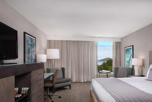 Best Western Plus Agate Beach Inn - image 8