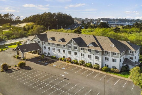 La Quinta by Wyndham Newport - image 1