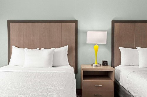 La Quinta by Wyndham Newport - image 12
