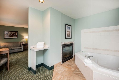 La Quinta by Wyndham Newport - image 16