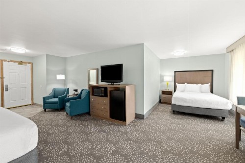 La Quinta by Wyndham Newport - image 2