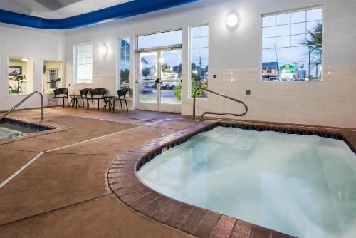 La Quinta by Wyndham Newport - image 20