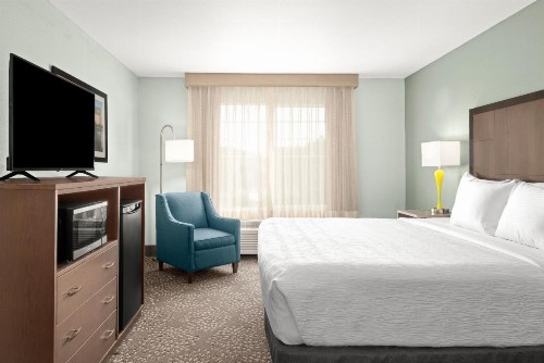 La Quinta by Wyndham Newport - image 8