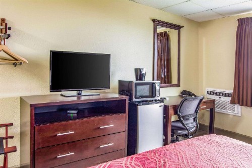 Econo Lodge Newport - image 26