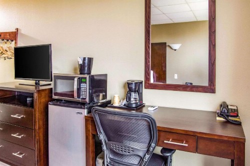 Econo Lodge Newport - image 7