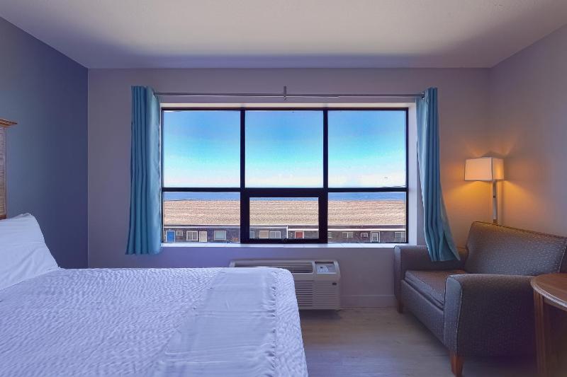 OYO Waves Hotel Newport OR - NYE Beach - image 4
