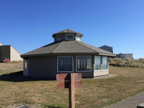 Summer Wind Budget Motel - image 16