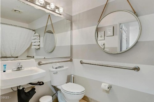 The Landing at Newport Condominium Hotel - image 10