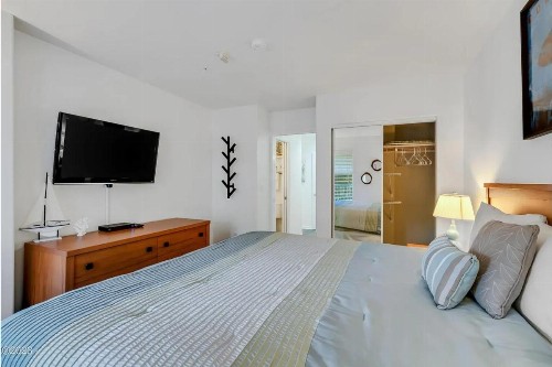 The Landing at Newport Condominium Hotel - image 16