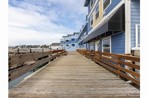 The Landing at Newport Condominium Hotel - image 18