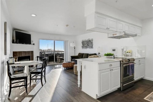 The Landing at Newport Condominium Hotel - image 40