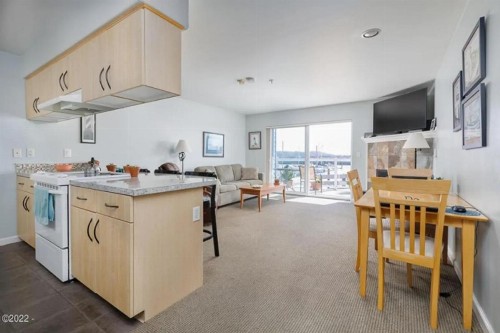 The Landing at Newport Condominium Hotel - image 7