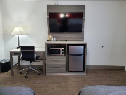 Money Saver Motel - image 27