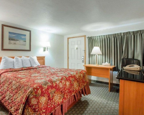 Rodeway Inn Newport - image 18