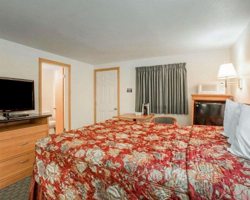 Rodeway Inn Newport - image 2