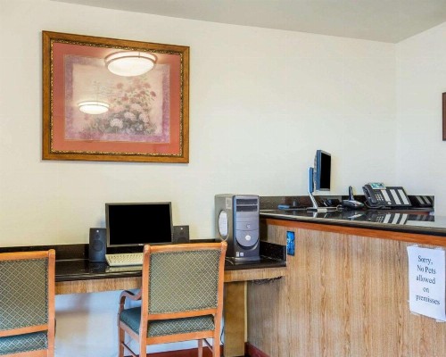 Rodeway Inn Newport - image 20