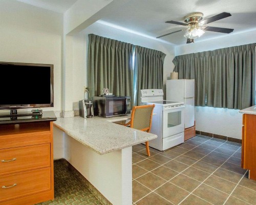 Rodeway Inn Newport - image 23
