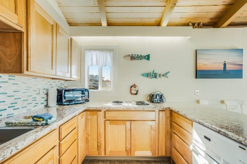 Beach Retreat - image 12