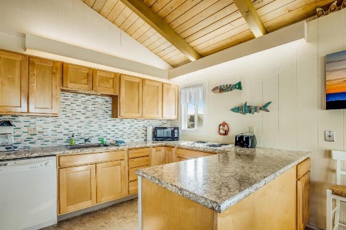 Beach Retreat - image 9