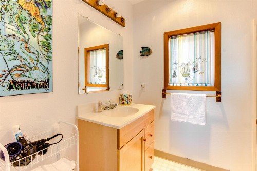 Nye Beach Bungalow - image 10