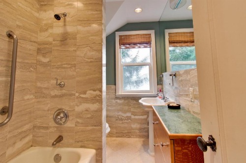 Whispering Seas with Hot Tub! - image 11
