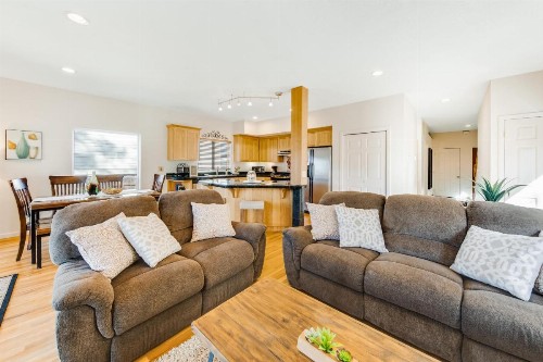 Yaquina Lighthouse View Beach Home - image 11