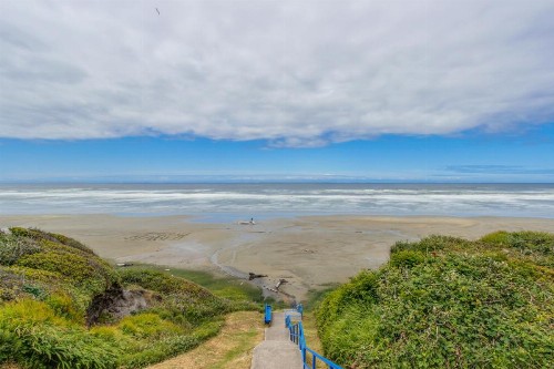Beach Retreat -- Lower Retreat - image 10