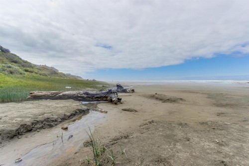 Beach Retreat -- Lower Retreat - image 8