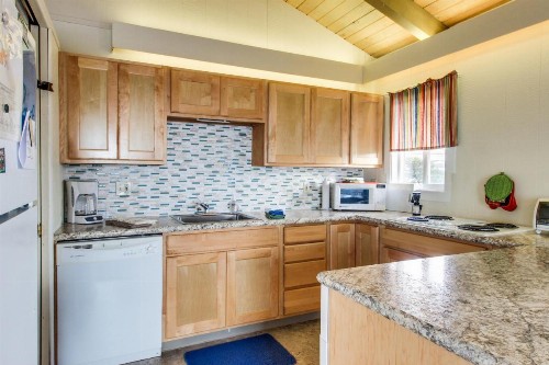 Beach Retreat -- Upper Retreat - image 4